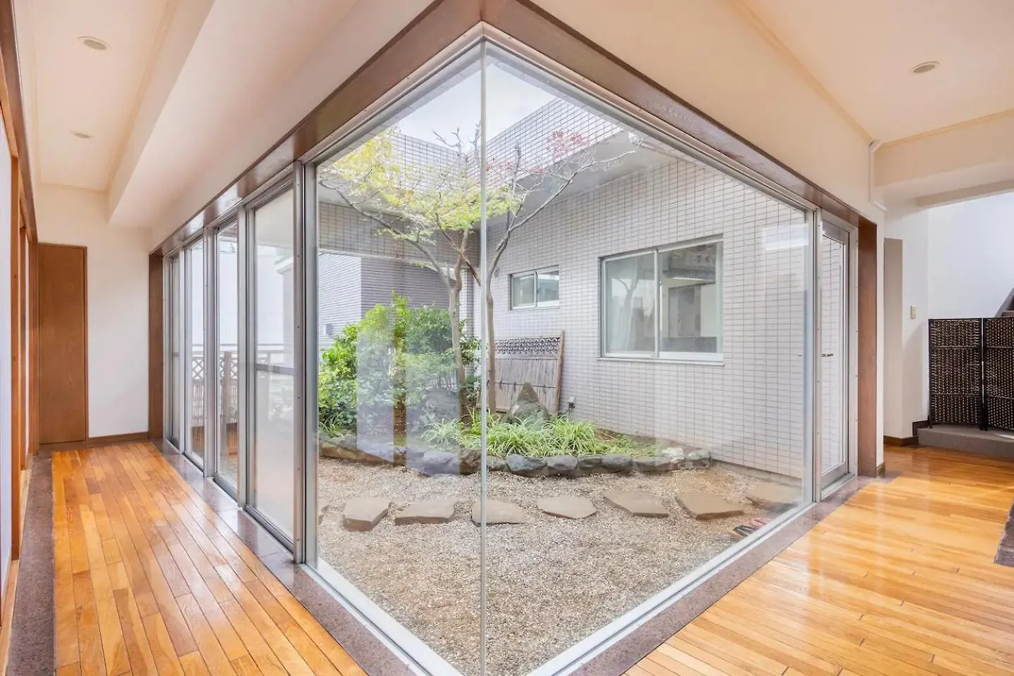 Private Japanese Garden,130M2, Ikebukuro Shinjuku Shibuya 5-15Min , 200 Restaurants Nearby, 7-11 In Front Apartment Tokyo Japan
