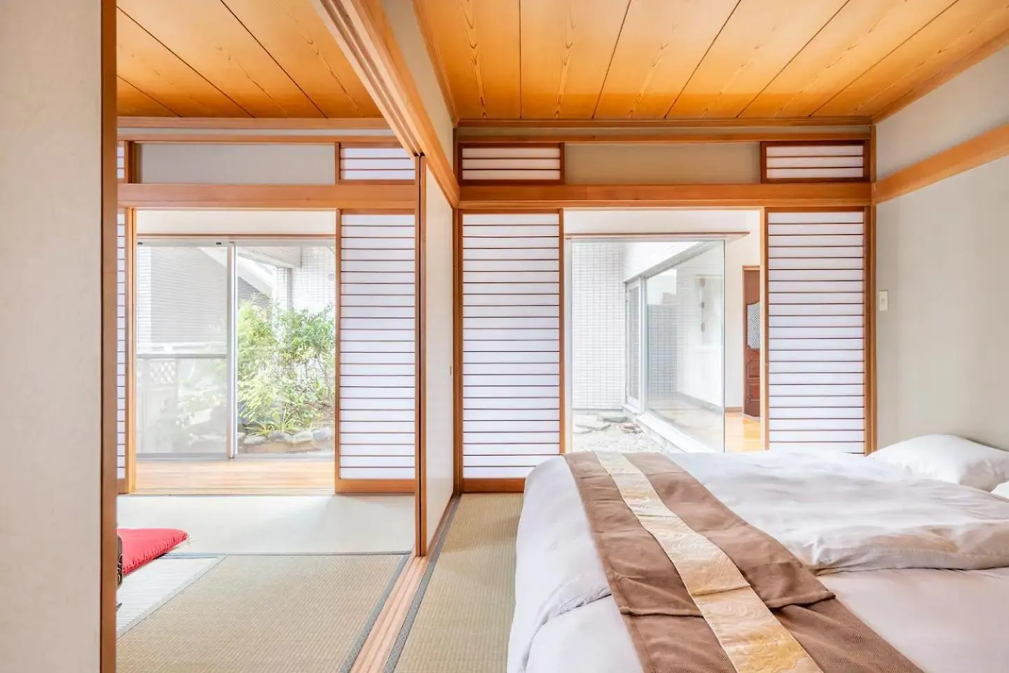Private Japanese Garden,130M2, Ikebukuro Shinjuku Shibuya 5-15Min , 200 Restaurants Nearby, 7-11 In Front Apartment Tokyo