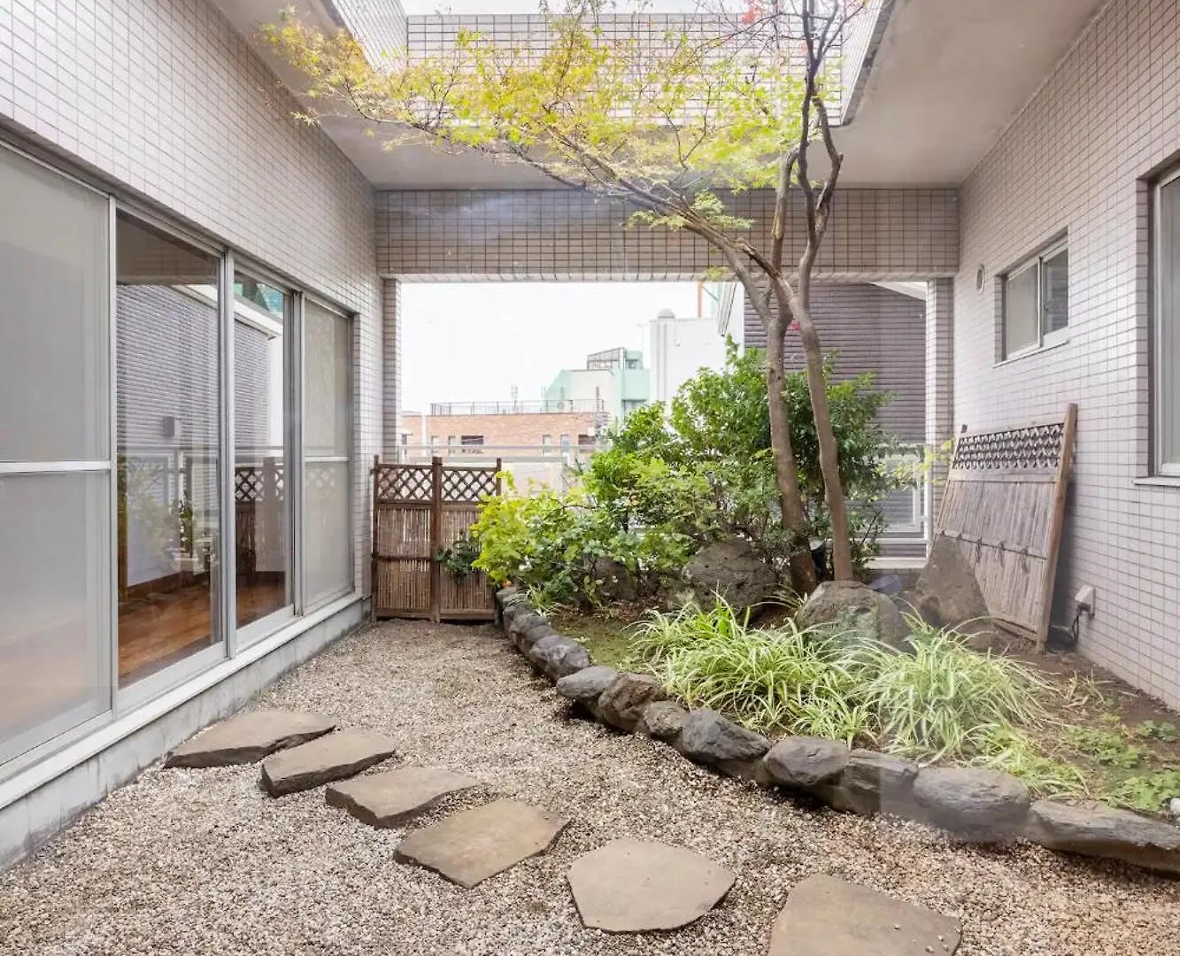 Private Japanese Garden,130M2, Ikebukuro Shinjuku Shibuya 5-15Min , 200 Restaurants Nearby, 7-11 In Front Apartment Tokyo Japan
